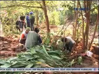 Warga Berburu Harta Karun di Cilandak