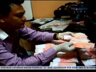 Seorang Warga Temukan Uang Palsu Rp 200 Juta Terbungkus Plastik