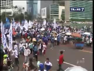 Unjuk Rasa Hari Buruh, Taman Kota Rusak