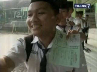 Tenangkan Teman UN dengan Saling Pijat
