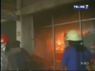 Dilas Perampok, Minimarket Terbakar