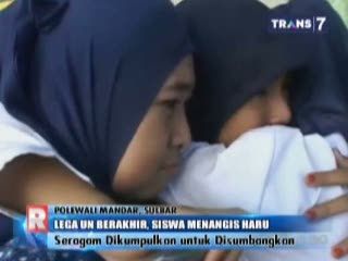 Lega UN Berakhir, Siswa Menangis Haru