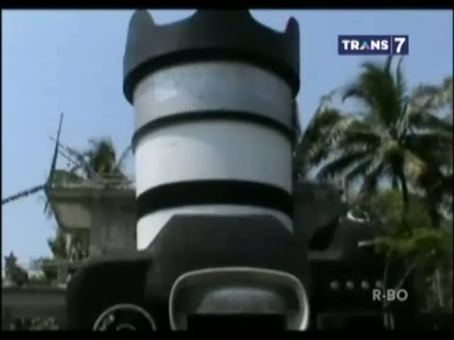 Rumah Unik Berbentuk Kamera