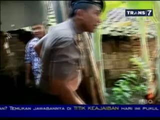 Polisi Olah TKP Kandang Kambing Tempat Bocah SD Sodomi Korbannya