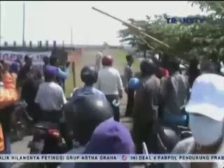 Korban Lapindo Blokir Akses Masuk Tanggul 