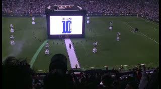Madrid Arak Trofi Liga Champions di Bernabeu