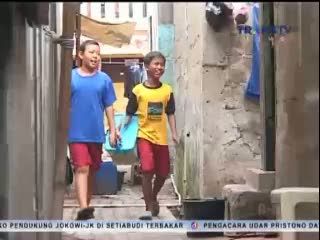 Perjuangan Dua Bocah Jualan Donat Demi Wujudkan Cita-cita