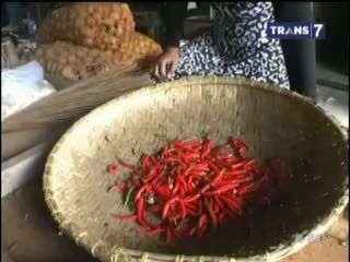 Harga Naik, Pedagang Jual Cabai Oplosan