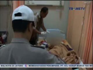 Mobil Bak Pengangkut Belasan Orang Tabrak Motor, 3 Tewas
