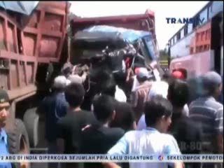 Dua Truk Terlibat Tabarakan, 1 Orang Tewas
