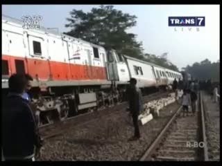 Kecelakaan Kereta, Evakuasi Gerbong Masih Dilakukan
