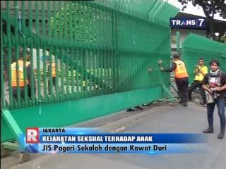JIS Pagari Sekolah dengan Kawat Duri 