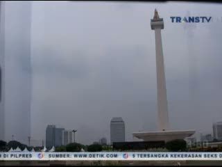 Pengunjung Gratis Masuk Monas