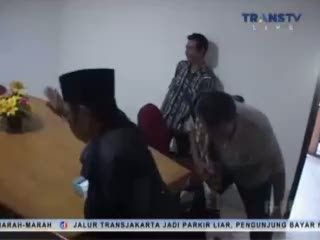Calon Jamaah Haji dan Umroh Mengamuk