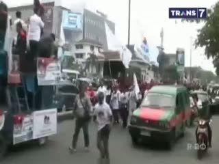 Buruh Jalan Kaki Dukung Prabowo-Hatta