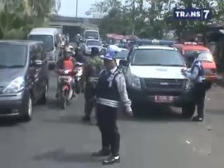 Razia Parkir Liar, Sopir Taksi Protes