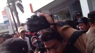 Dihadang Massa Pendukung, Jokowi Gagal Blusukan di Pasar Tasikmalaya 