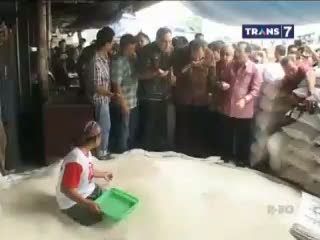 Menko Perekonomian Blusukan ke Pasar Cipinang