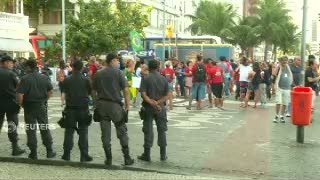 Guru-guru Negeri Samba Demo di Copacabana