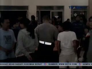 Orangtua Murid Datangi SMA AL Huda Mencari Informasi Keadaan Anaknya