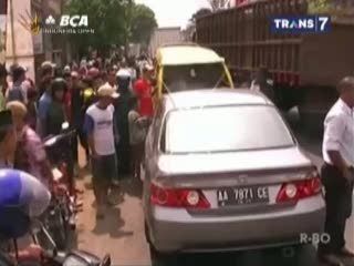 Angkot Tabrak Mobil, 12 Anak TK Terluka