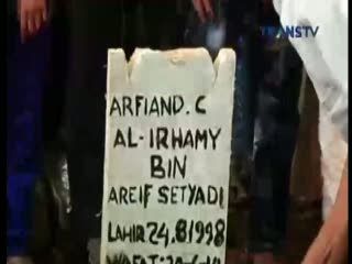 Isak Tangis Warnai Pemakaman Siswa SMA 3 Setiabudi