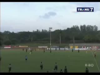 Gol Kontroversial, Pemain Serang Wasit
