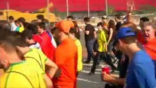 Lolos 16 Besar, Fans Belanda dan Chile Bergembira Bersama