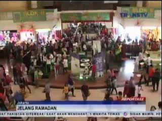 Jelang Ramadan, Pasar Tanah Abang Makin Ramai