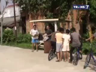 Dinilai Kampanye Hitam, Warga Bakar Tabloid Martabat
