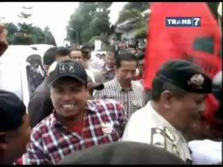 Jokowi Sambangi Warga dan Ponpes di Sukabumi