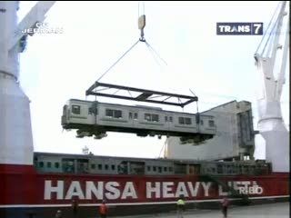 32 Gerbong KRL Baru tapi Bekas Tiba di Tj Priok