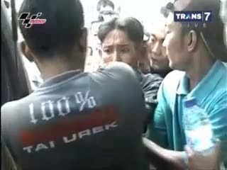 Pria Tewas Tertimpa Pohon