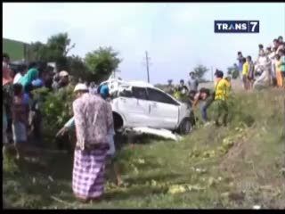 Minibus Ringsek Tertabrak Kereta, Sopir Tewas di Lokasi Kejadian