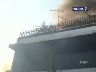 6 Rumah dan 1 Konveksi Terbakar
