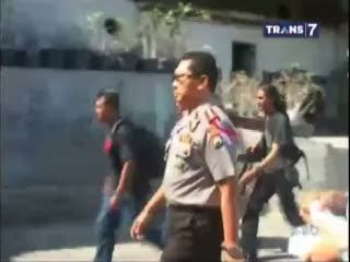 Polisi Sita Makanan Impor Ilegal