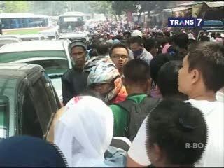 H-7 Lebaran Pasar Tanah Abang Kembali Semrawut