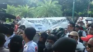 Tuntut Pengumuman Ditunda, Pendukung Prabowo-Hatta Gelar Aksi di KPU