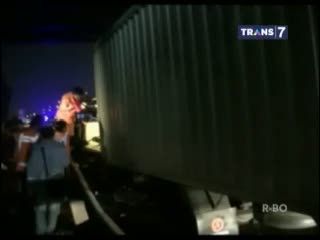 Kecelakaan Mobil, Sopir Tewas Kernet Luka Parah