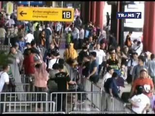 Pemudik di Bandara Soeta Keluhkan Mahalnya Harga Tiket