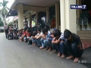 Kerap Memaksa Minta THR, Puluhan Preman Diciduk Polisi