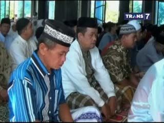 Jamaah Naqsabandiyah Jombang Berlebaran Hari Ini