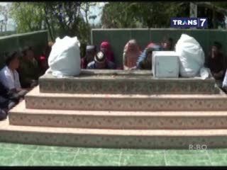 Tradisi Lebaran, Warga Madura Ziarah ke Makam Ulama