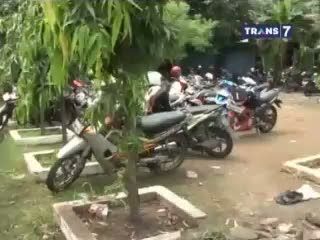 Taman Kota Jadi Area Parkir Terminal