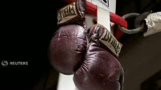 Sarung Tinju Muhammad Ali Laku Rp 4,6 Miliar