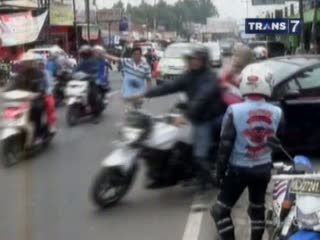 Lalin Puncak-Jakarta Padat dan Diguyur Hujan Sore Ini