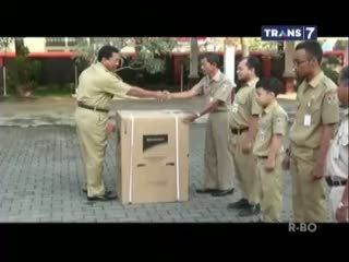 Rajin Masuk, PNS Dapat Mesin Cuci