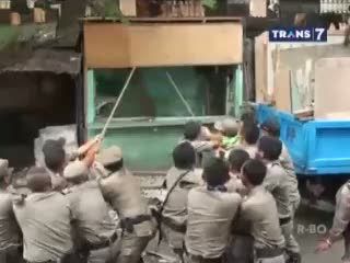 Pembongkaran Lapak PKL di Palmerah