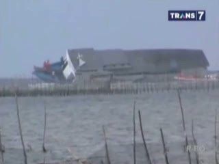Kapal Penumpang Tabrak Karang, 2 Tewas dan Ratusan Lainnya Terluka
