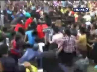 Konser Musik Dangdut Ricuh